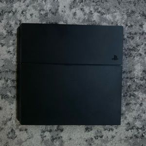 PlayStation 4 (PS4)